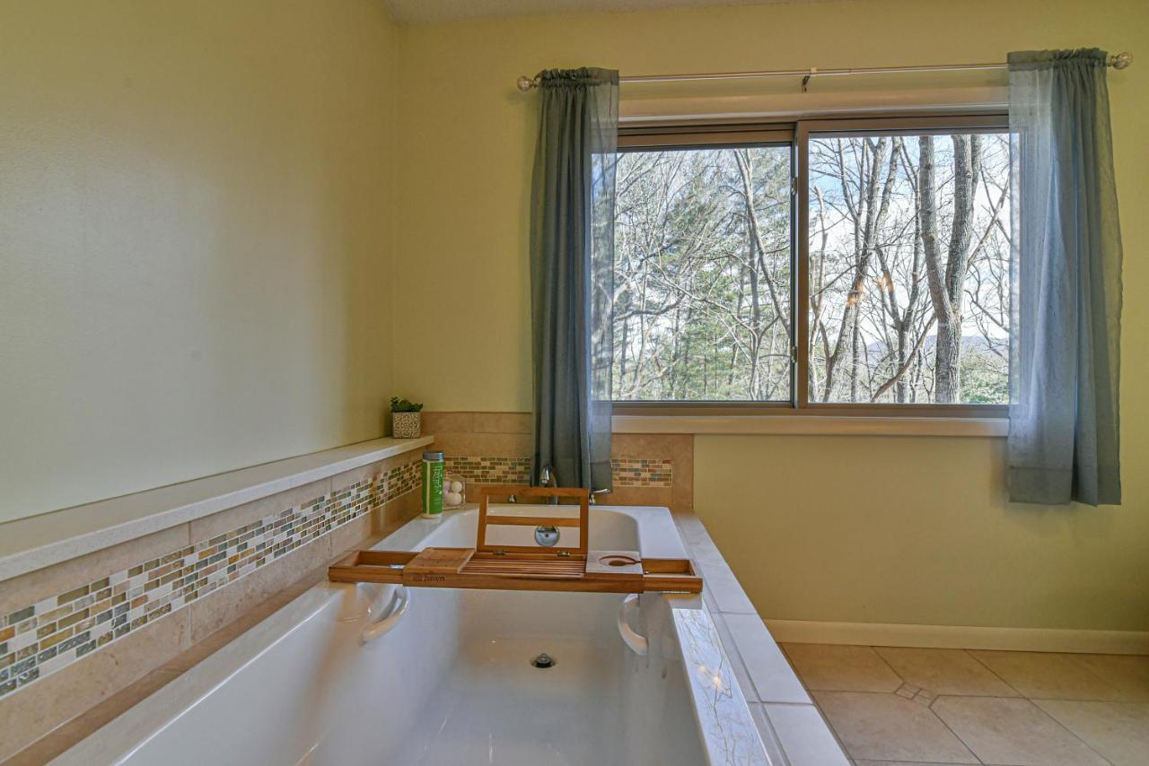 The Camby Cabin Just 12 Miles To Downtown Asheville Exterior foto